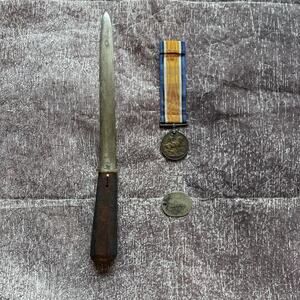 Vintage Antique World War 1 WW1 Trench Knife Silver Campaign Metal & Dog Tag Lot